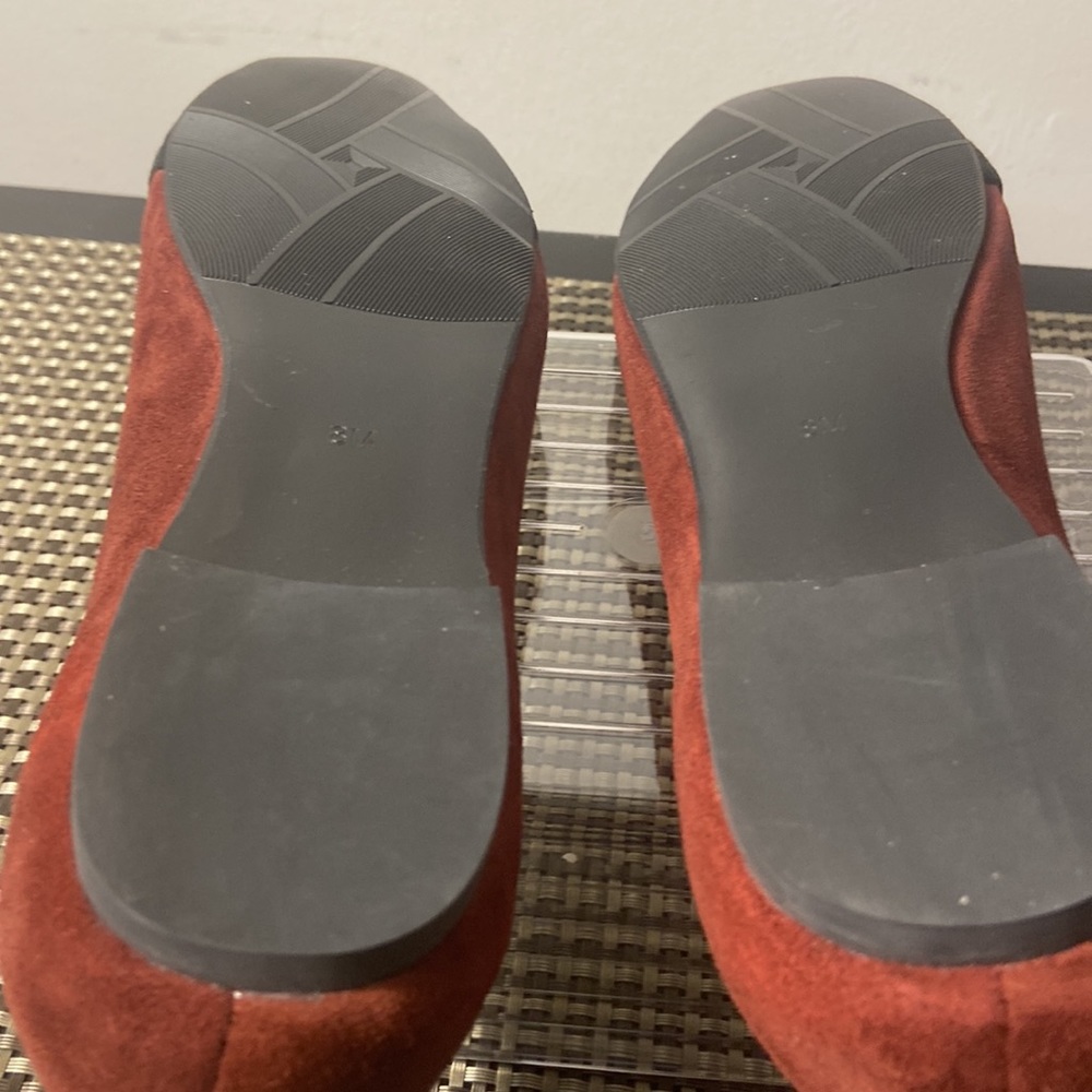 Array Suede Flats Nwot - image 4